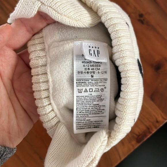 Baby GAP Sherpa lined black and white hat beanie with hearts - Picture 2 of 2